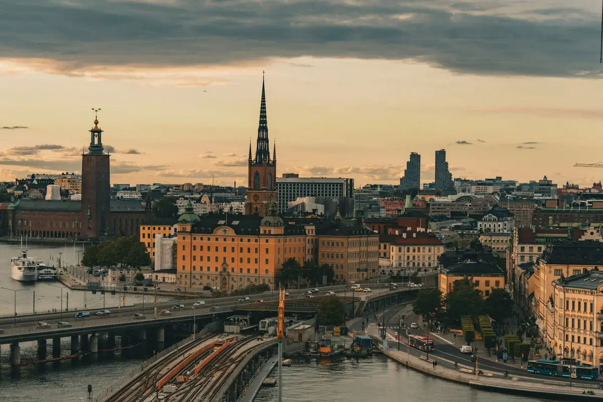 Certifierad takläggare i Stockholm utför takbyte på villa